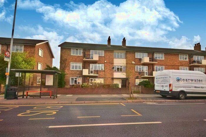 2 Bedroom Flat To Rent In Devon House, White Hart Lane, Romford, RM7