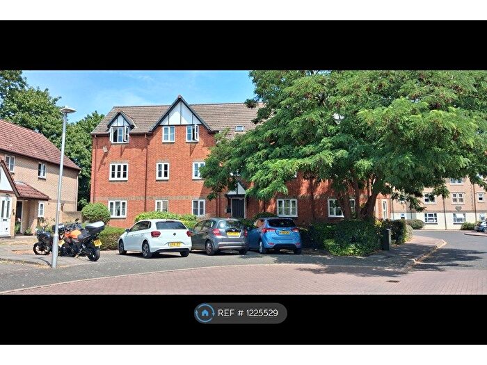 2 Bedroom Flat To Rent In Rembrandt Way, Reading, RG1