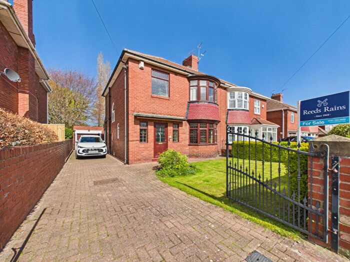 3 Bedroom Semi Detached House For Sale In St. Johns Avenue, Hebburn, Tyne And Wear, NE31