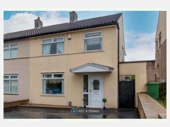 3 Bedroom Semi-Detached House To Rent In Tolson Crescent, Huddersfield HD5