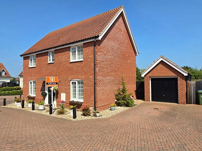 4 Bedroom Detached House For Sale In Paddock Close, Kirton, IP10