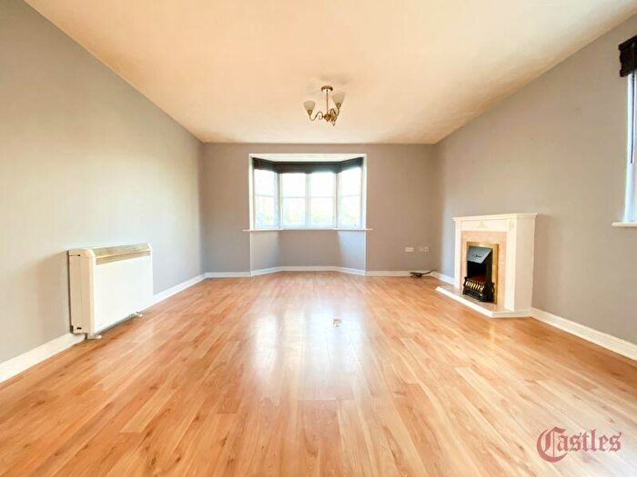 1 Bedroom Flat For Sale In Burrows Chase, Waltham Abbey, EN9