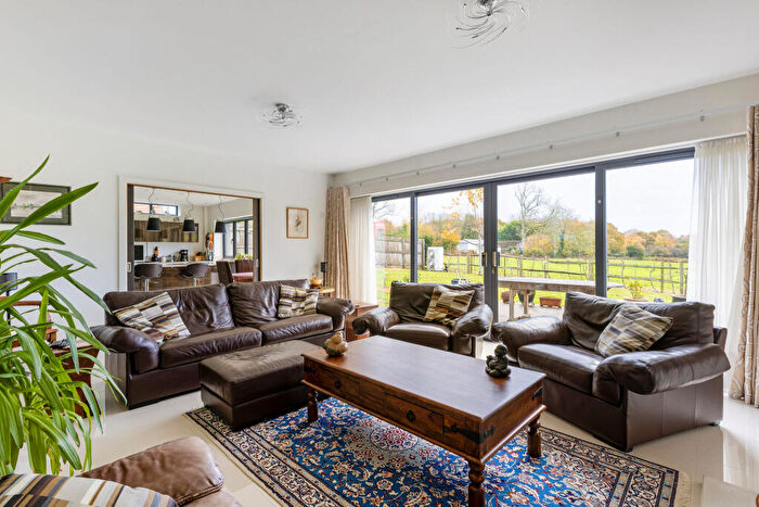 5 Bedroom Detached House For Sale In Blackberry Lane, Four Marks, GU34