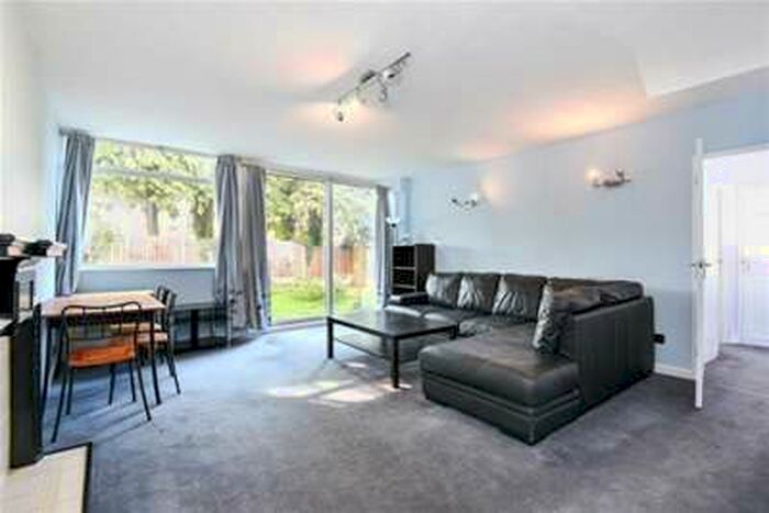 2 Bedroom Flat To Rent In Wanstead, E11