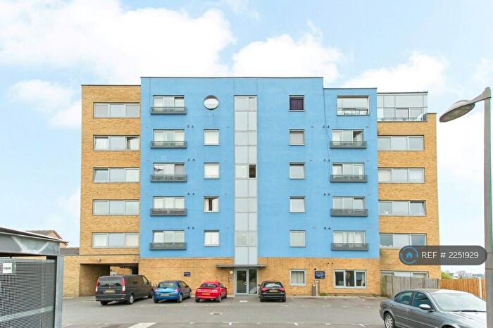 2 Bedroom Flat To Rent In Bridge House, London, SE28