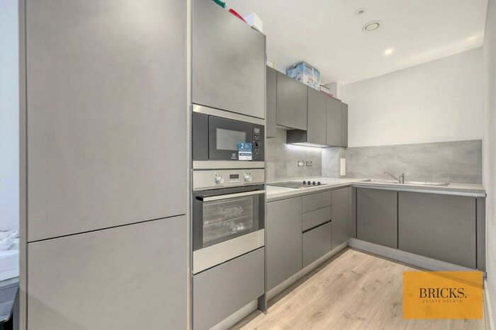 1 Bedroom Flat For Sale In Lyall House, Shipbuilding Way, London, E13