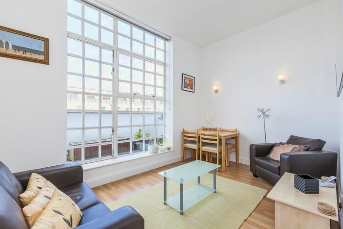 1 Bedroom Flat To Rent In Gainsford Street, London, SE1