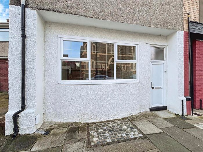 1 Bedroom Flat For Sale In St. Pauls Avenue, Barry, CF62
