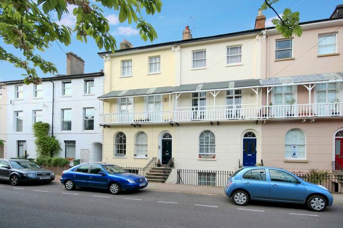 1 Bedroom Flat To Rent In York Road, Tunbridge Wells, TN1