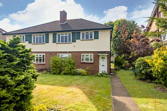 2 Bedroom Maisonette To Rent In Thetford Road, New Malden, KT3