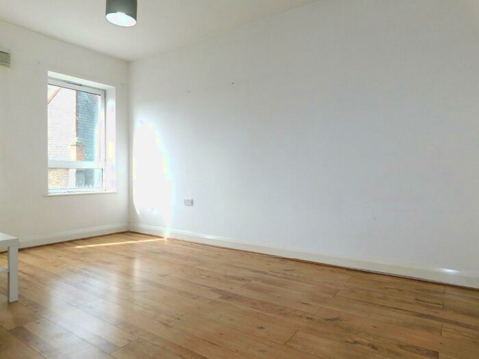 1 Bedroom Flat To Rent In Axminster Road, London, N7