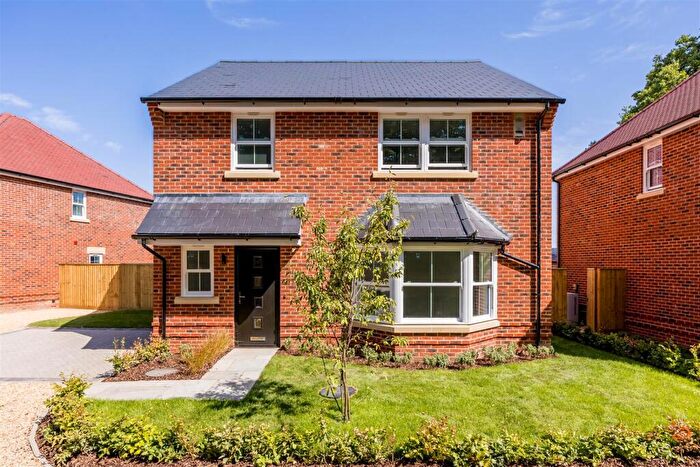 4 Bedroom Detached House To Rent In King Farm Lane, Hordle, Lymington, SO41