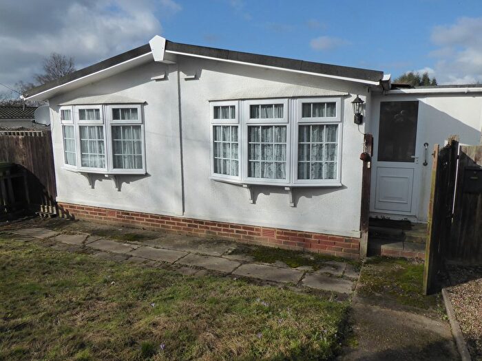 2 Bedroom Mobile/park Home For Sale In Surrey Hills Park, Boxhill Road, Boxhill, Nr Dorking, KT20