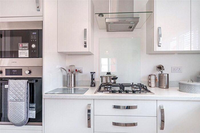 4 Bedroom Detached House For Sale In Thistledown Way, Selborne Road, Alton, Hampshire, GU34