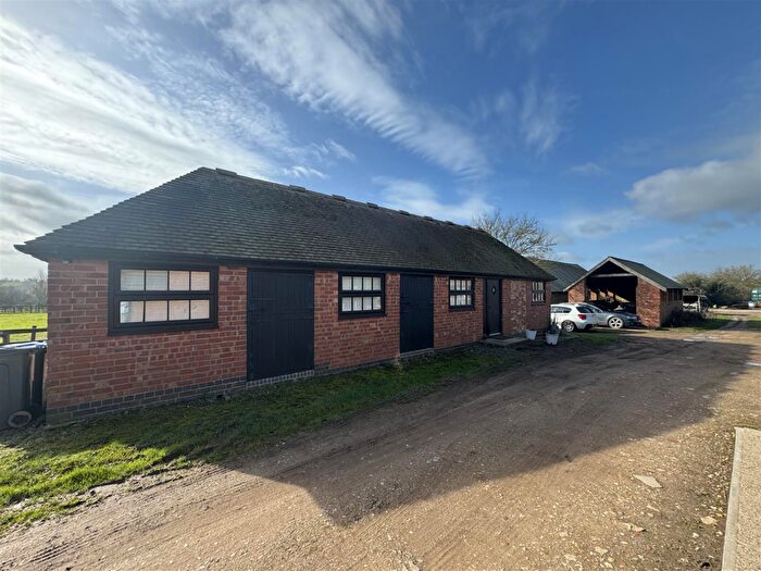 2 Bedroom Barn Conversion To Rent In Winwick, NN6