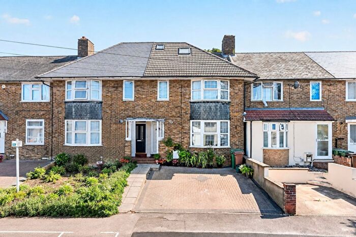 4 Bedroom Semi Detached House For Sale In Garendon Road, Morden, SM4