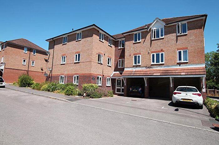 2 Bedroom Flat To Rent In Timor Close, Whiteley, PO15