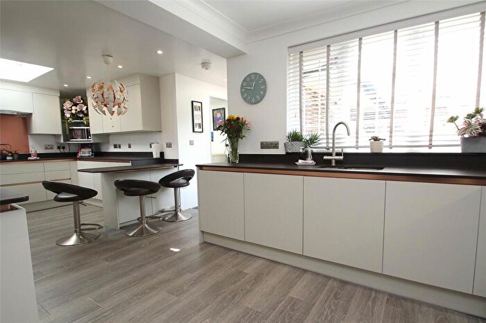 4 Bedroom Detached House For Sale In Blackbrook Park Avenue, Fareham, Hampshire, PO15