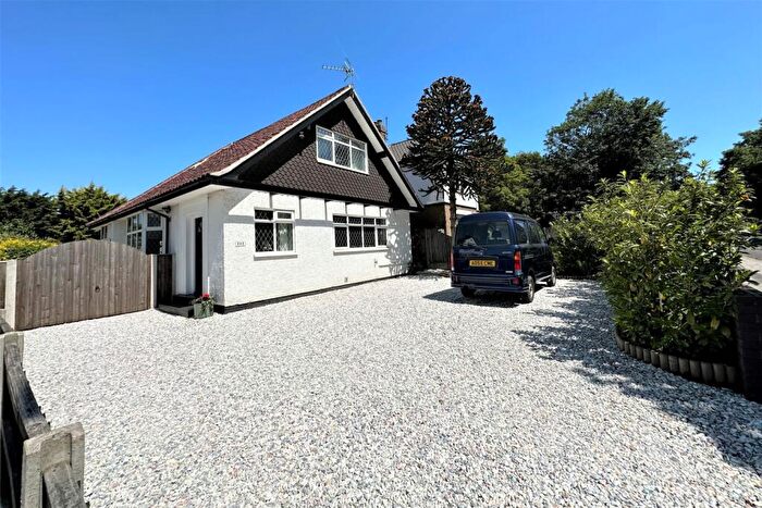 3 Bedroom Detached House For Sale In Normanston Drive, NR32