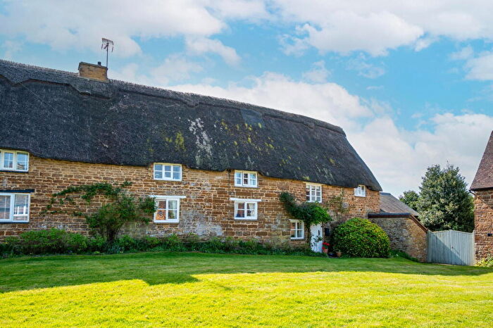 5 Bedroom Cottage For Sale In Lower Green Cottage, Middleton Cheney, OX17