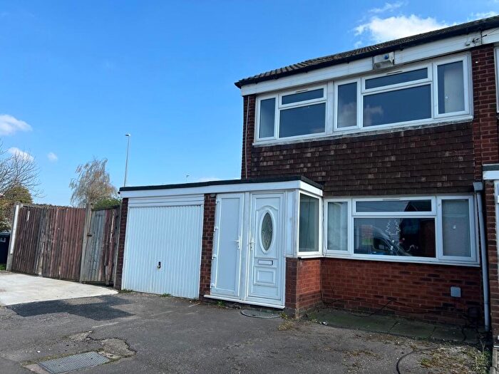 3 Bedroom Semi-Detached House To Rent In Tame Street, West Bromwich, West Midlands, B70
