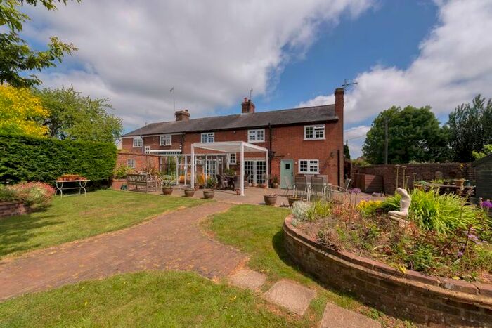 4 Bedroom Semi-Detached House For Sale In Bullen Lane, East Peckham, Tonbridge, TN12