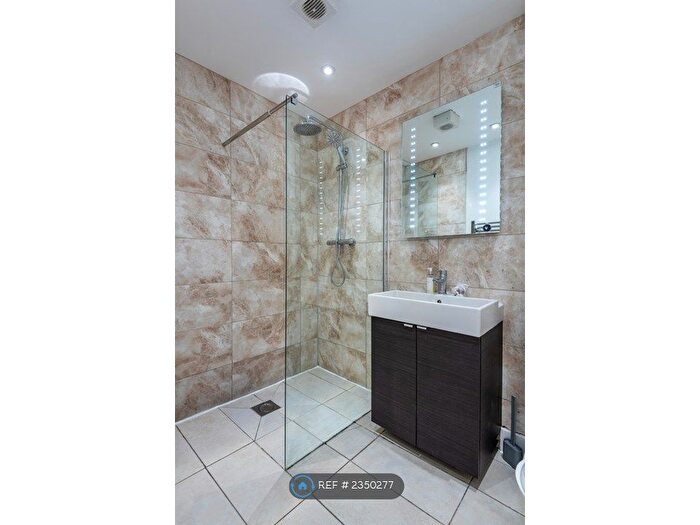 1 Bedroom Flat To Rent In Preston Close, London, SE1