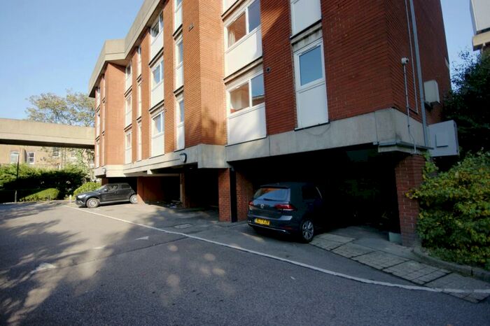 5 Bedroom Maisonette To Rent In Crayford Road, London, N7