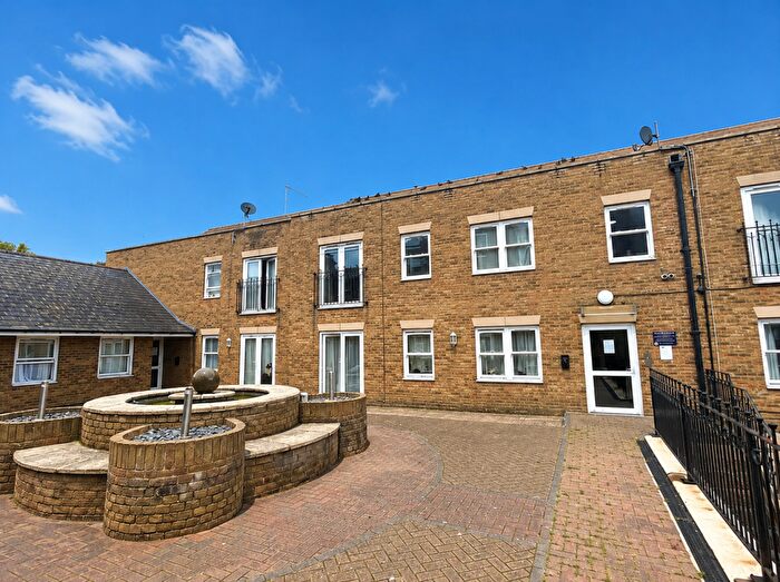 2 Bedroom Flat To Rent In Dormans Yard, Ramsgate, CT11