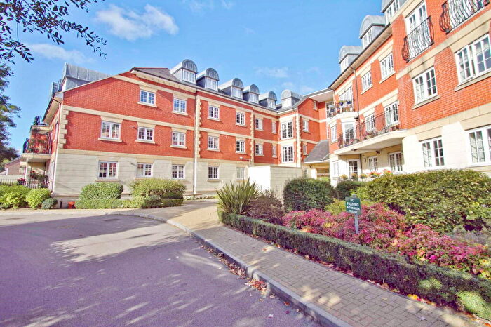 2 Bedroom Apartment For Sale In Eastcote Road, Pinner, HA5