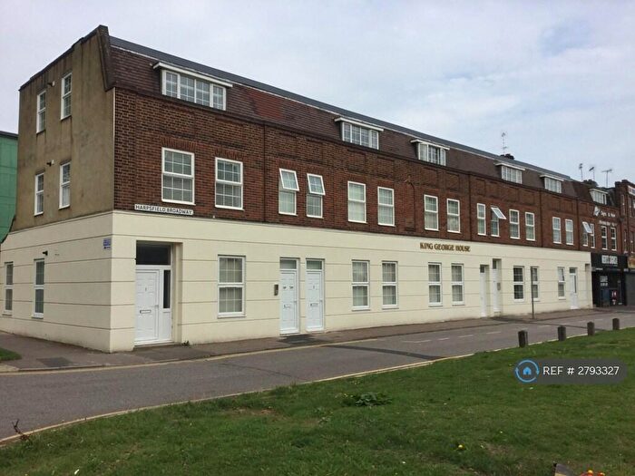 1 Bedroom Flat To Rent In Harpsfield Broadway, Hatfield, AL10