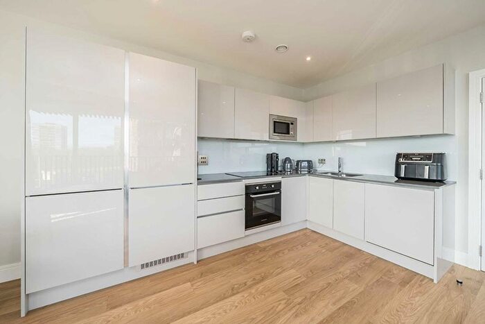 2 Bedroom Flat For Sale In Plough Lane, London, SW17