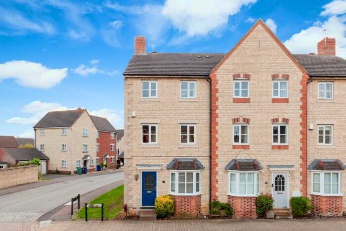 3 Bedroom End Of Terrace House To Rent In Grebe Road, Bicester, OX26