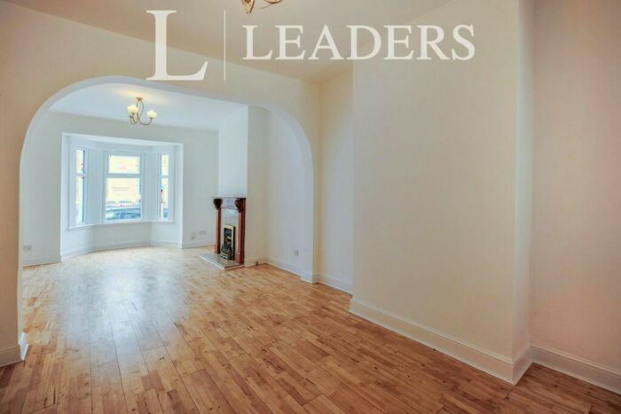 3 Bedroom Terraced House To Rent In Keens Road, CR0