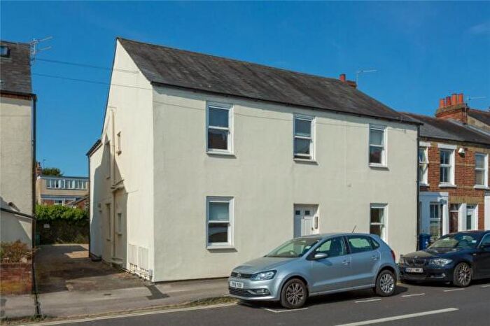 2 Bedroom Flat To Rent In New High Street, Headington, OX3