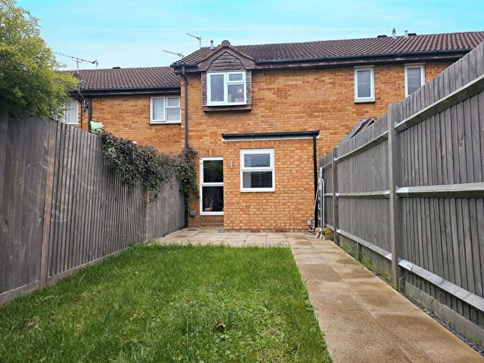 2 Bedroom Terraced House For Sale In Coppice Way, Aylesbury, HP20