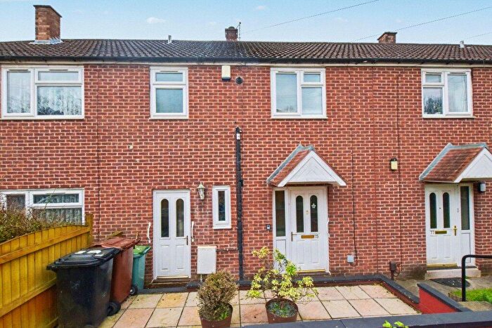 3 Bedroom Town House For Sale In Heights Way, Leeds, West Yorkshire, LS12