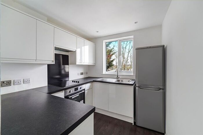 2 Bedroom Flat To Rent In Cannon Hill Lane, Raynes Park, SW20