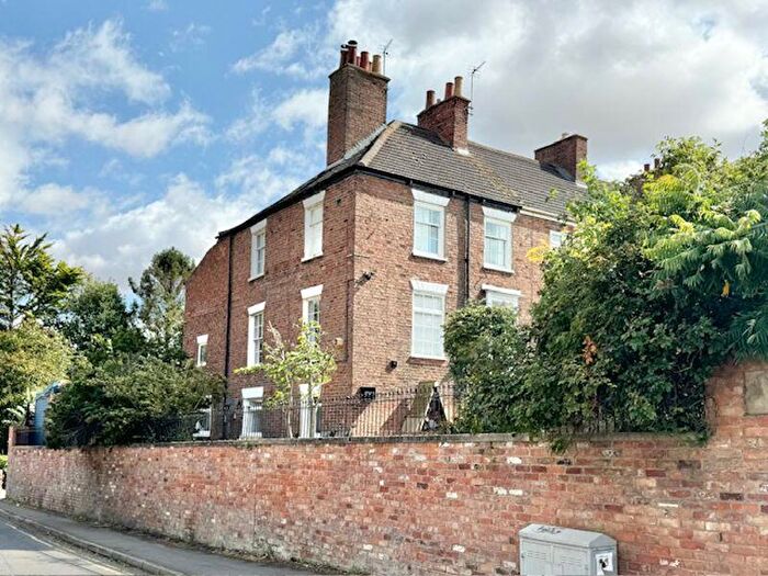 3 Bedroom End Of Terrace House For Sale In Park Row, Louth, LN11