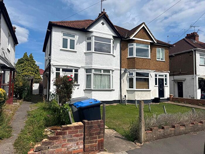 1 Bedroom Flat To Rent In Reeves Avenue, Kingsbury, NW9