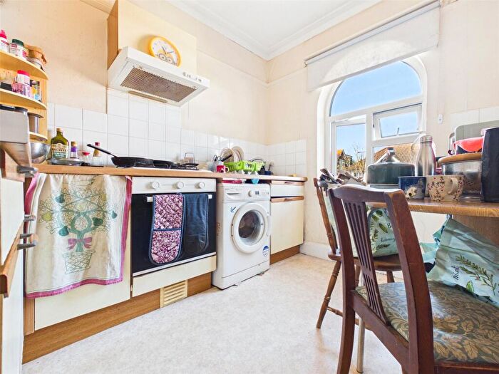 2 Bedroom Apartment To Rent In Berriedale Avenue, Hove, East Sussex, BN3