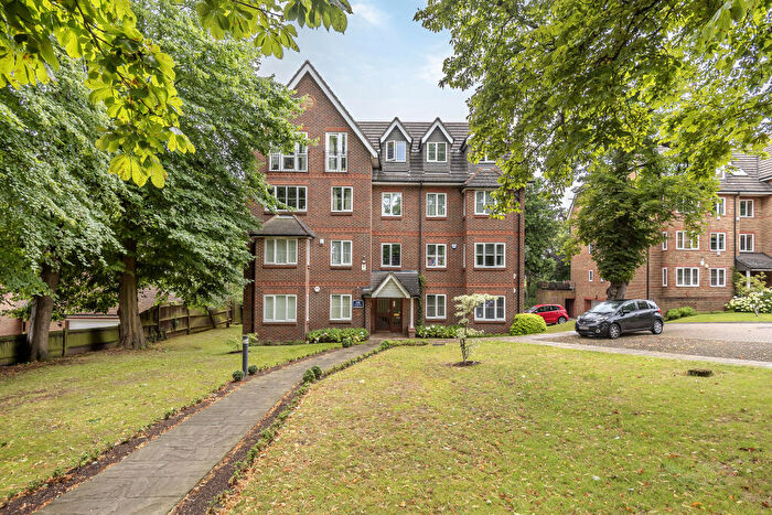 2 Bedroom Apartment To Rent In Court Road, Eltham, London, SE9