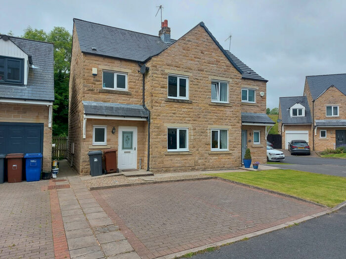 3 Bedroom Semi-Detached House To Rent In Wycollar View, Colne, BB8