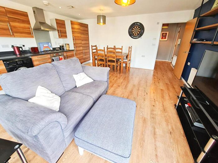 2 Bedroom Flat For Sale In Newport Road, Milton Keynes, MK10