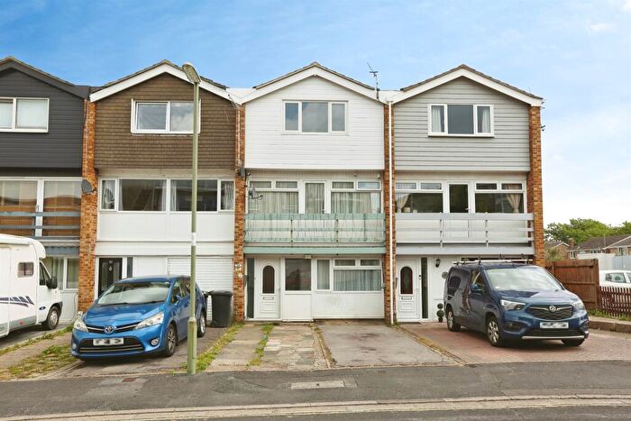 4 Bedroom Town House For Sale In Broadsands Drive, Gosport, PO12