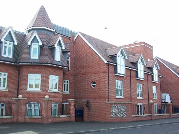 Studio To Rent In Leret Way, Leatherhead, KT22