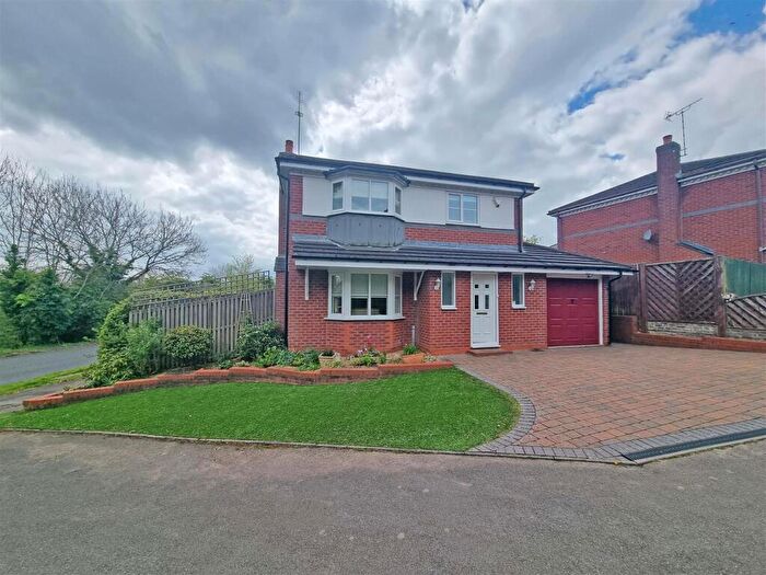 3 Bedroom Detached House For Sale In Houndsfield Lane, Wythall, B47
