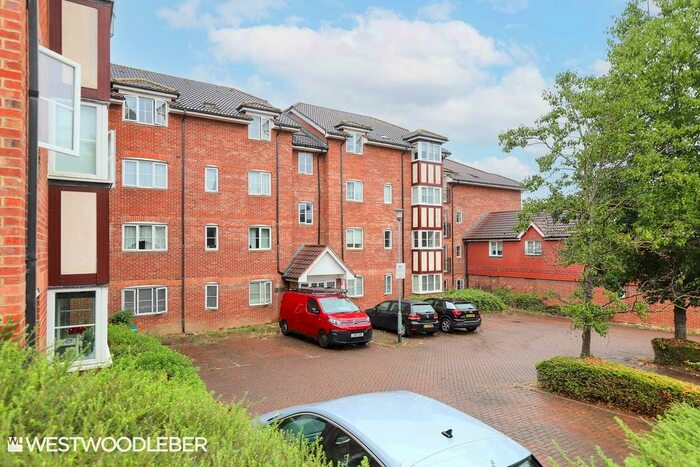 2 Bedroom Apartment To Rent In Vancouver Road, Broxbourne, EN10