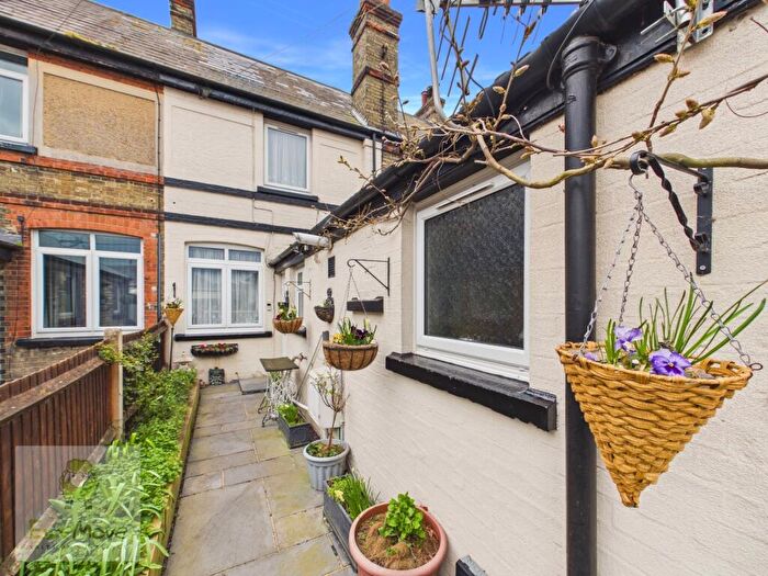 3 Bedroom Cottage For Sale In Coastguard Cottages, Isle Of Grain, Rochester, ME3