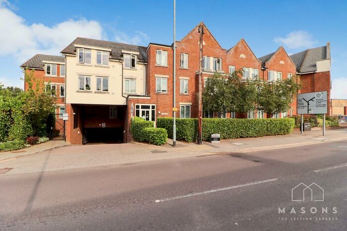 2 Bedroom Flat To Rent In Walsworth Road, Hitchin, SG4